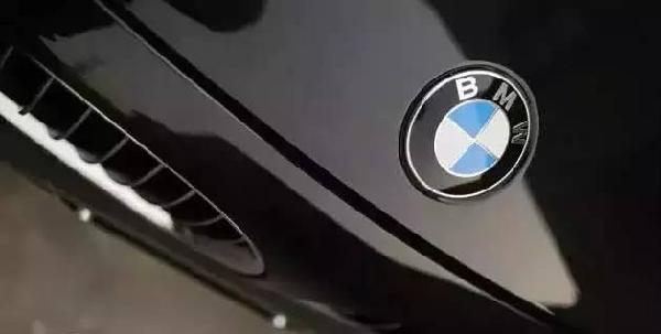 《速8》里的豪车你不懂，这些豪车车标也不认识？