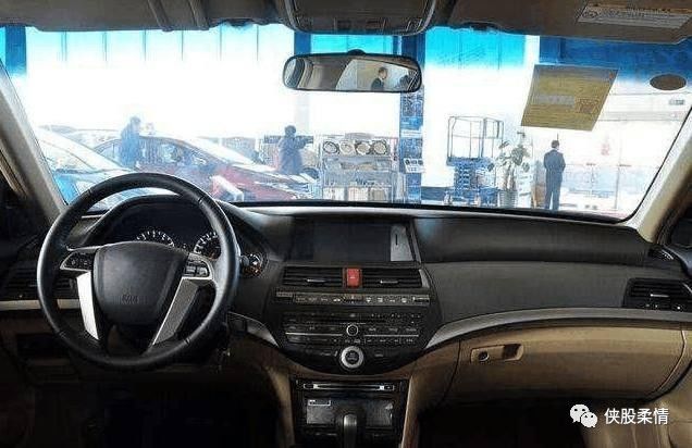 100个车标测试，能认出50个就是老司机，全部认识的人真没出生