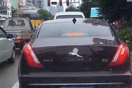 被恶搞的车标，看到第三张我是笑喷了。不信你来看！