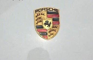 改众泰SR9车标，遭交警勒令恢复！4S店保时泰Z标