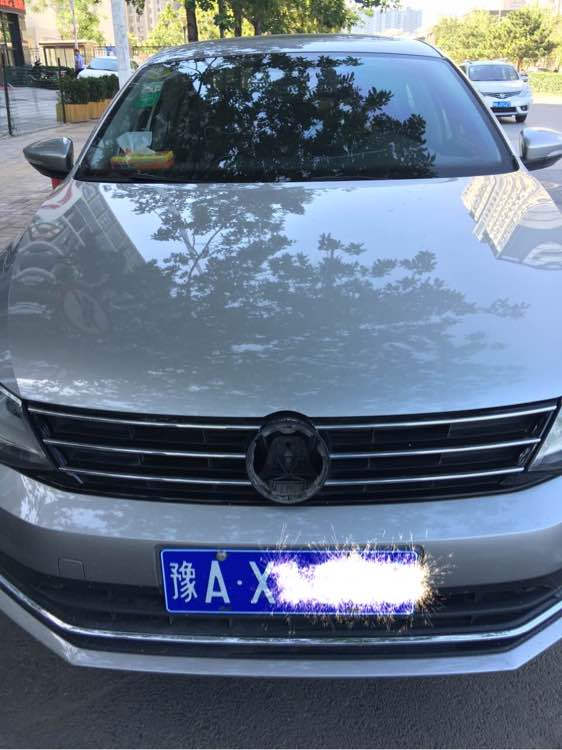 大众神车被人扣掉了车标，车友给这位车主支支招吧