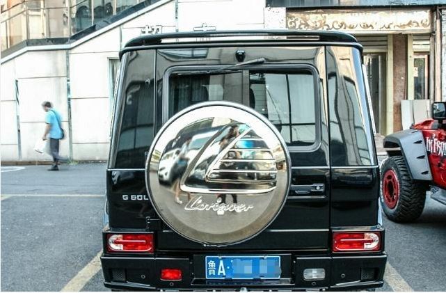 比奔驰豪华的劳伦士G60L，因车标像国产的，现降价50万都没人买！