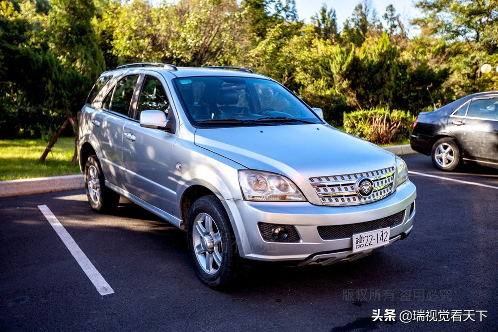 朝鲜数款“和平”牌小汽车，大都有中国汽车影子，车标独特寓意深