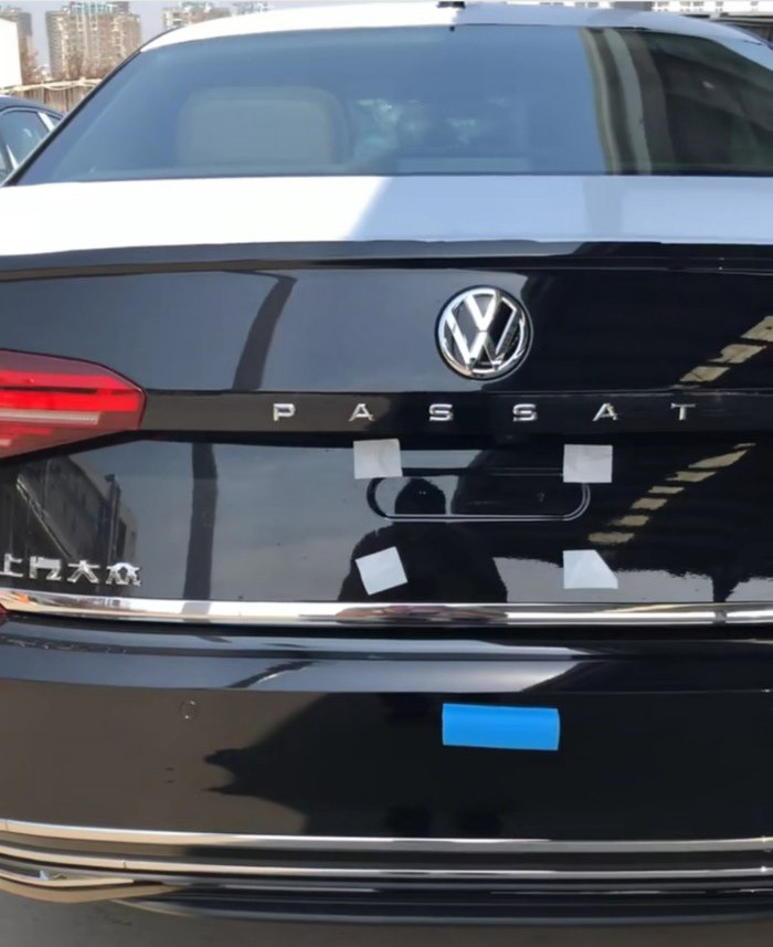 车标下面带字母！新一代国产帕萨特实车，要逼着雅阁凯美瑞降价了