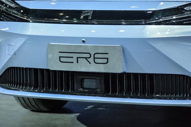 除了换装R车标还有啥亮点？荣威R ER6值不值得期待