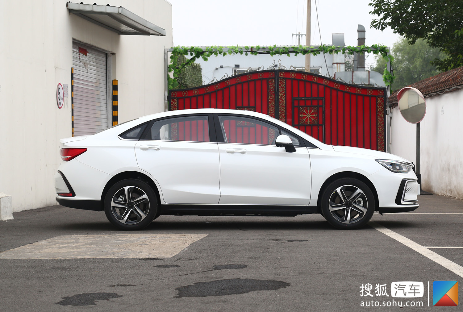 官方指导价12.99-17.19万元 2020款BEIJING-EU5正式上市