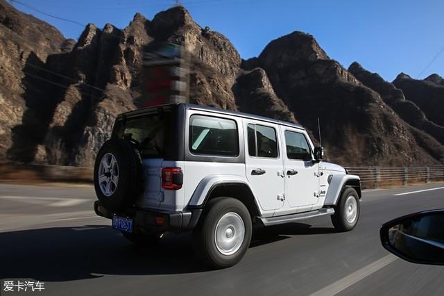 爱卡SUV专业测试 全新Jeep牧马人Sahara